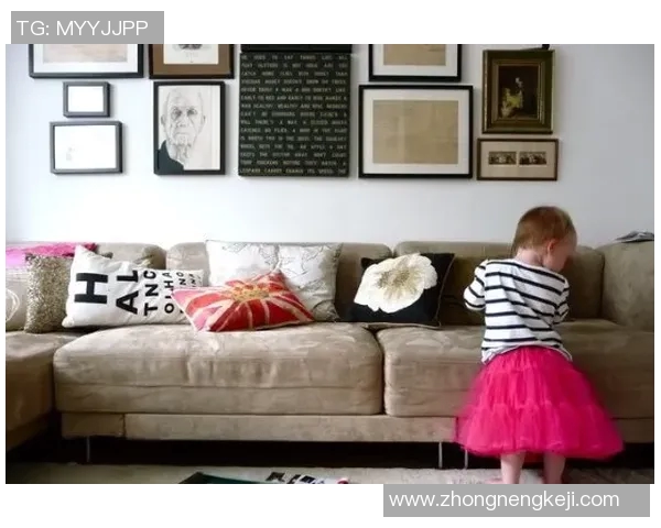 打造独特足球明星相框墙背景展现你的足球热情与个性风格